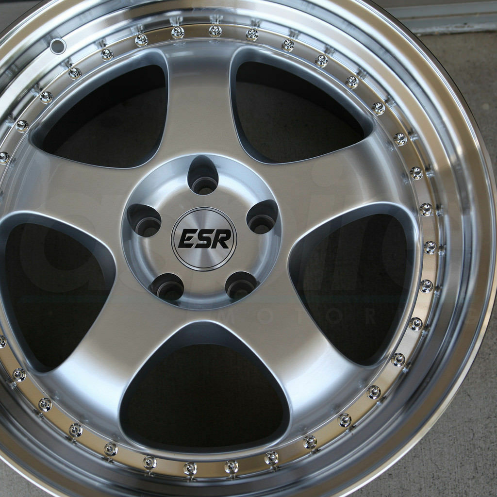 18x8.5 +30 / 18x9.5 +35 5x120 Silver 18